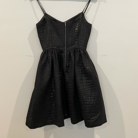 BAR III - Picture 4 of 4